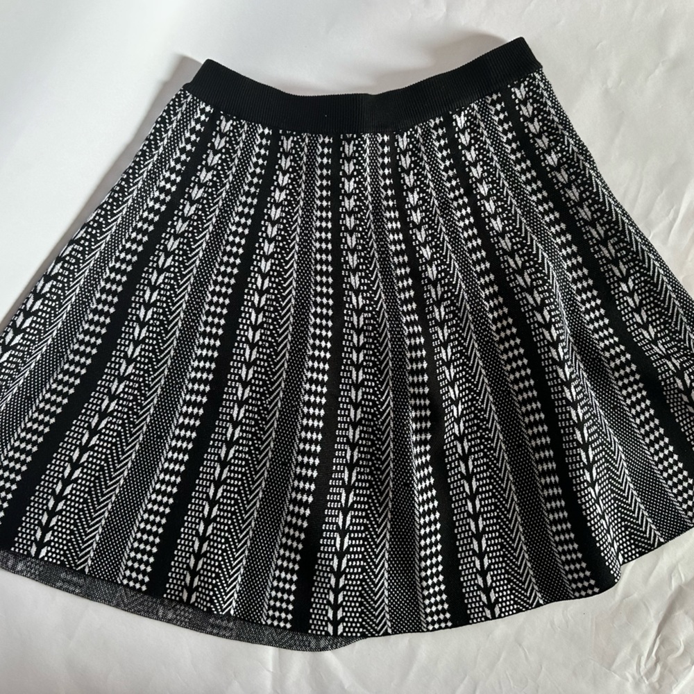 Festive print knitted fit and flare skirt
